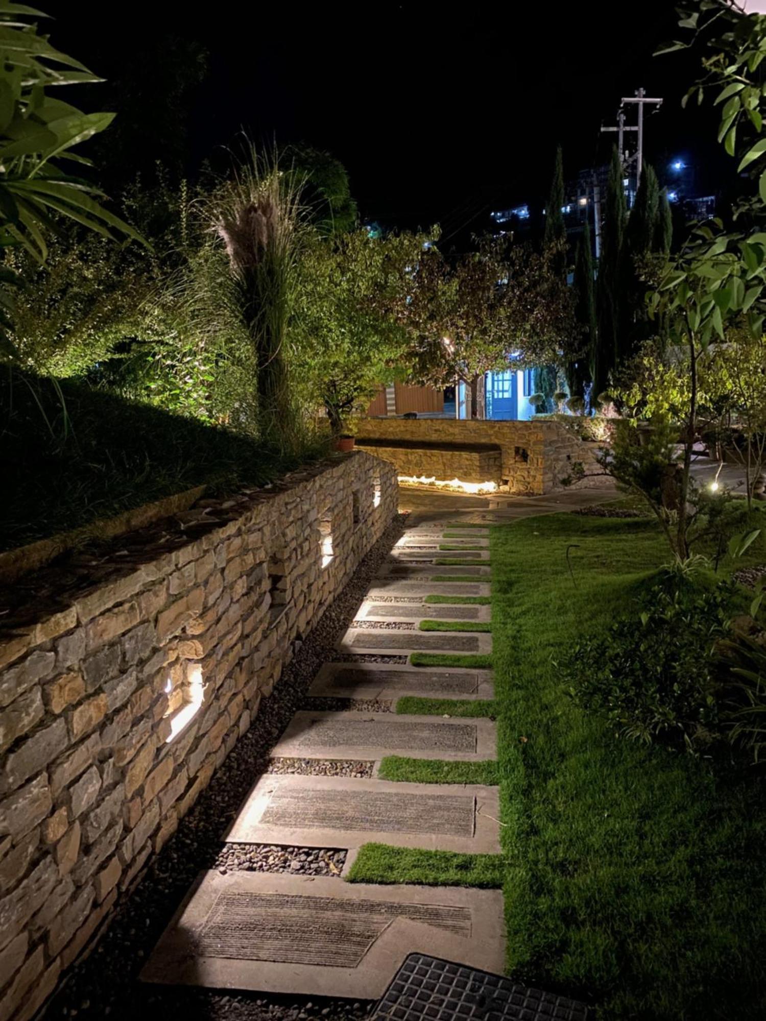 Uma Residence And Suites Катманду Экстерьер фото