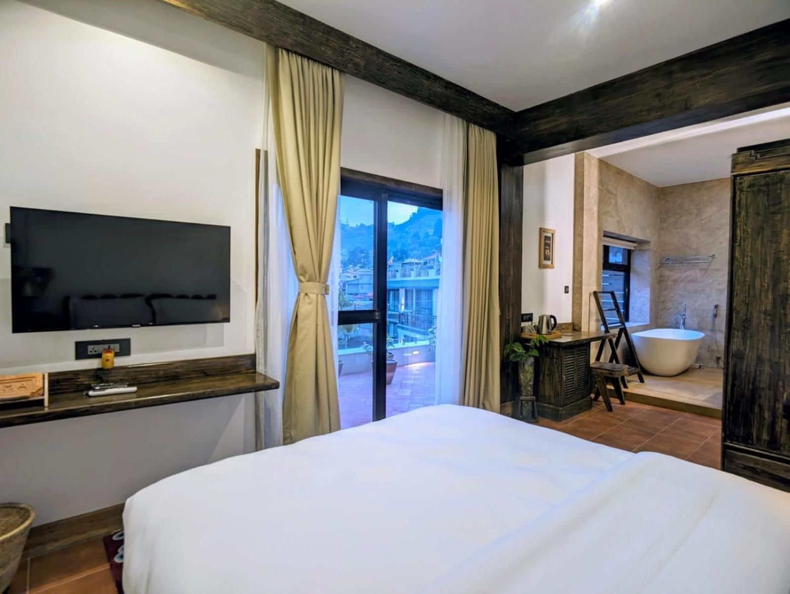 Uma Residence And Suites Катманду Экстерьер фото