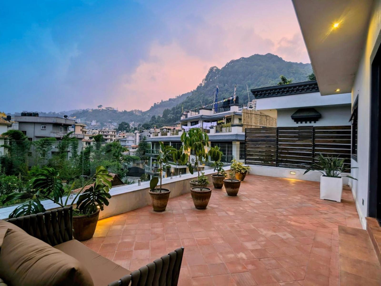 Uma Residence And Suites Катманду Экстерьер фото